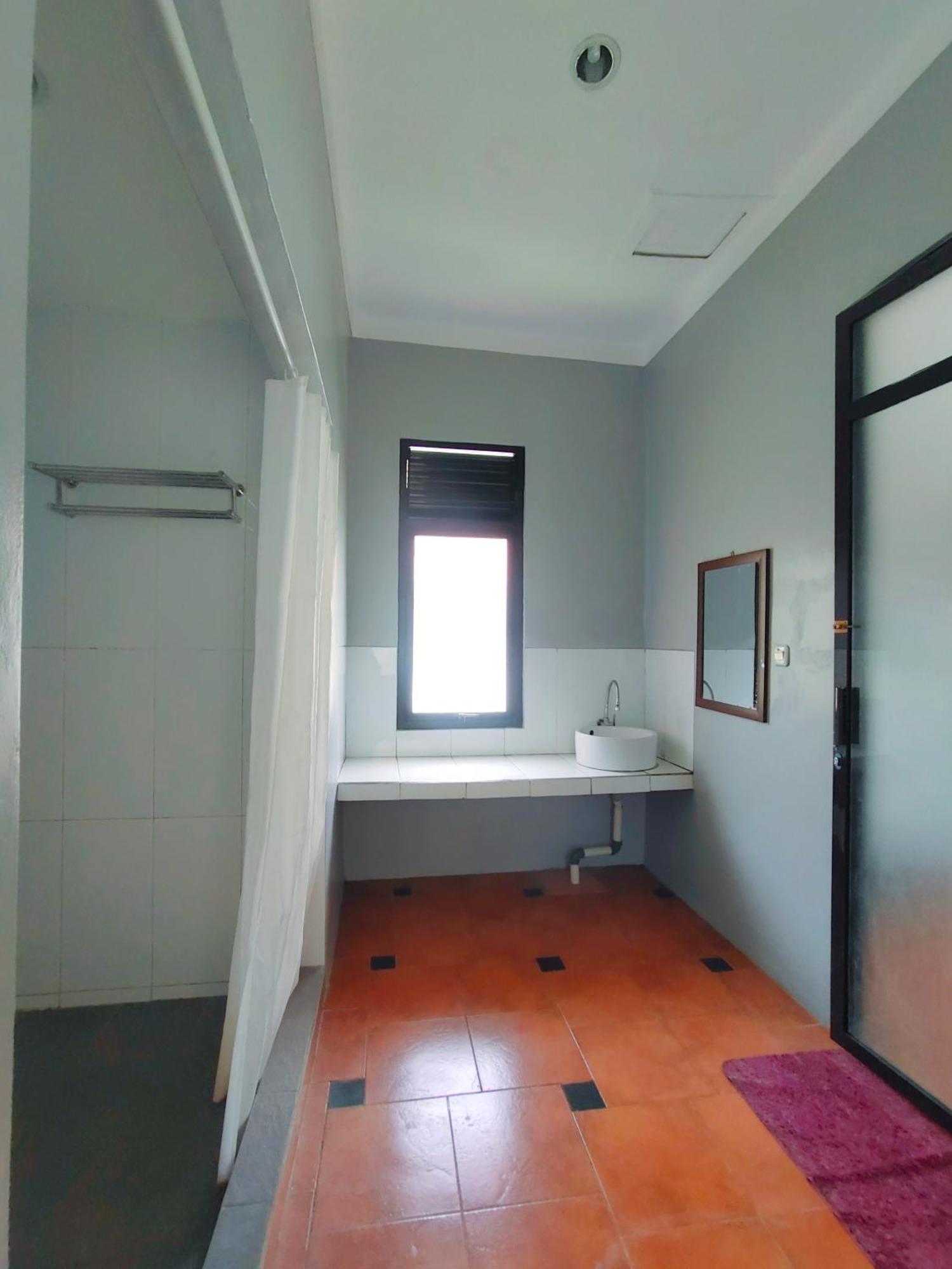 Degung Hillside Hotel Богор Екстериор снимка